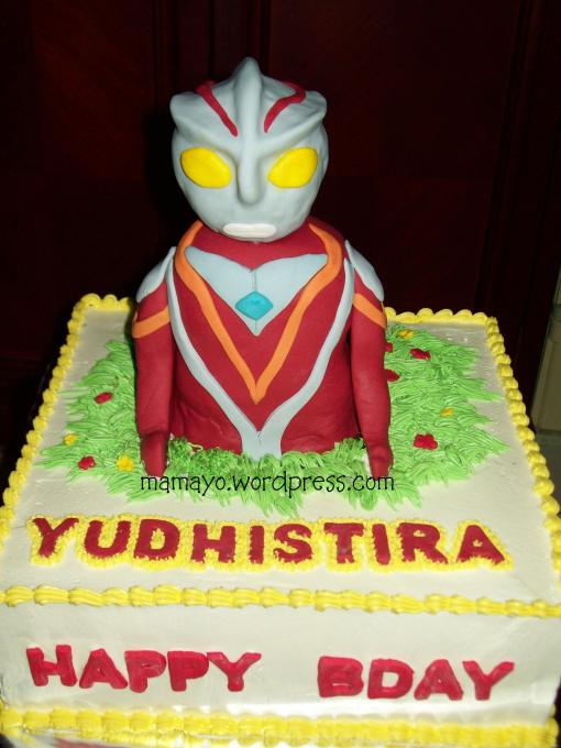 kue ultah ultraman