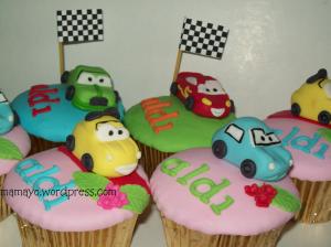 mc queens and friends cupcakes 