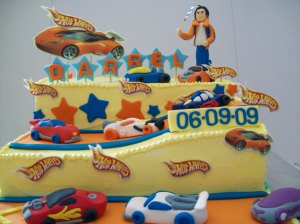 kue ultah hotwheels
