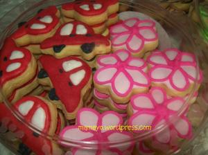 kukis mobil dan bunga