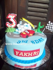 cars mc queen cake (2)