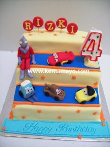 Cars and ultraman cake