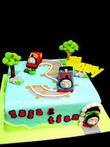 Thomas the train cake